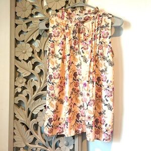 LOFT- perfect condition- beautiful sleeveless blouse - XS- fits like a small